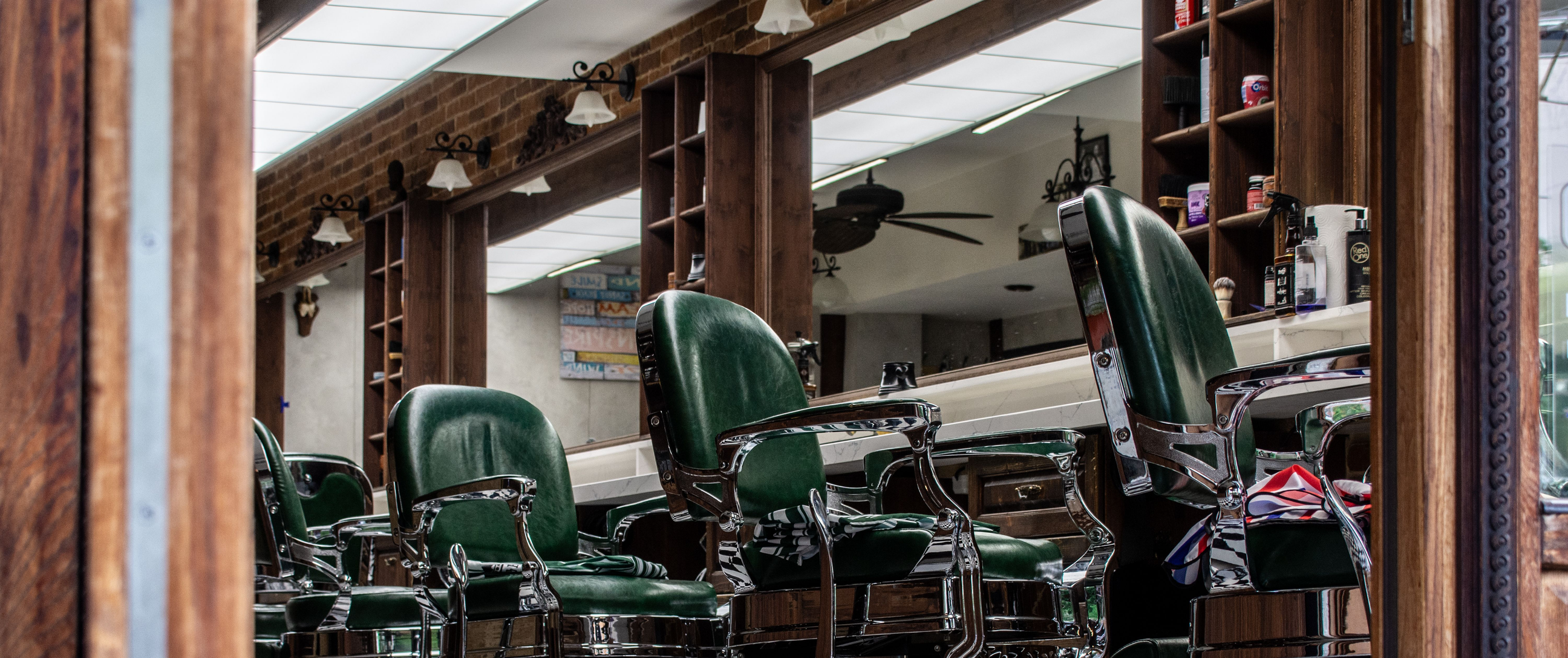 Sillón y estación de barbería